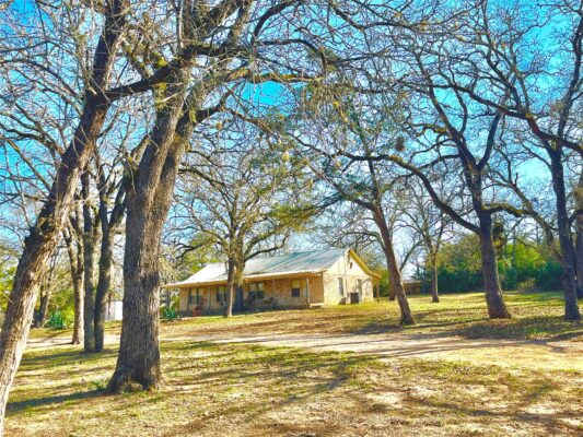 251 Milam Ln, Bastrop