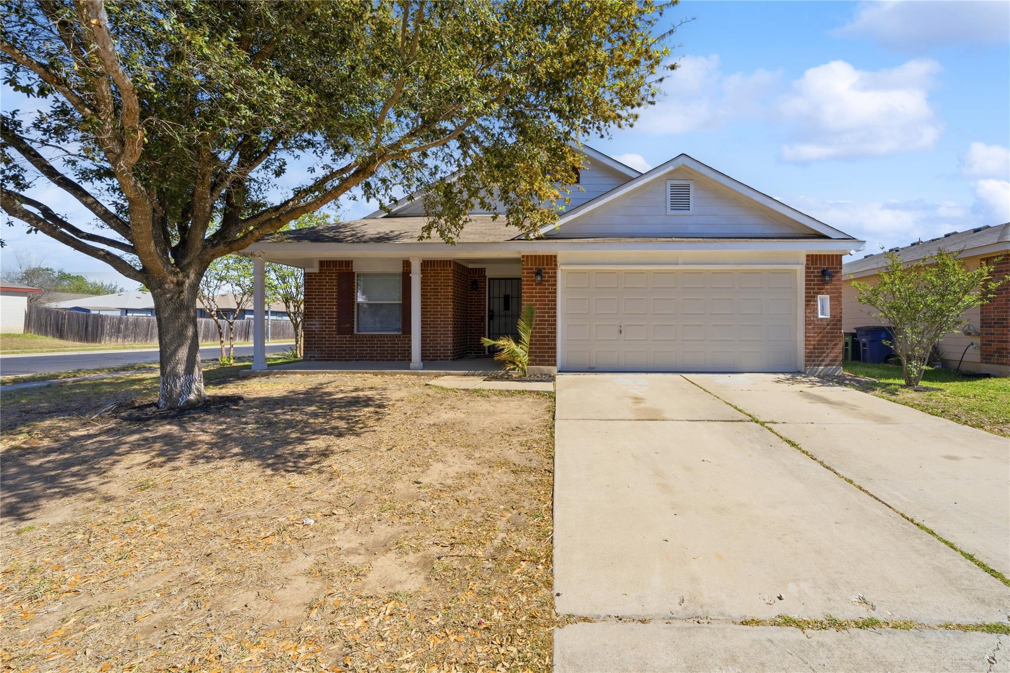 12800 Sky Harbor Dr, Del Valle, TX 78617