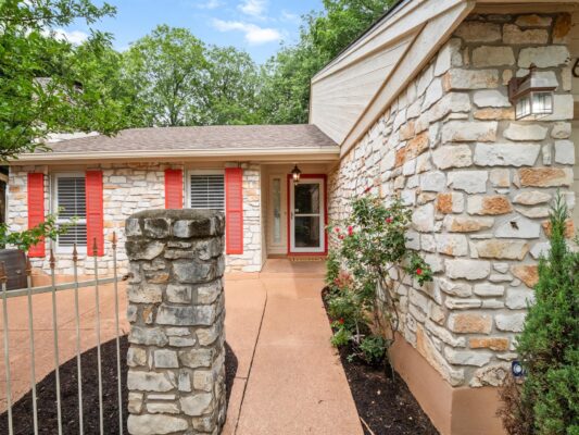 6109 Grass Holw, Austin