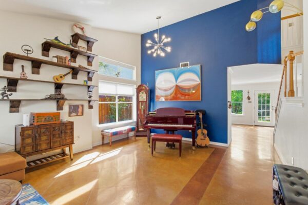 8920 W Hove Loop, Austin