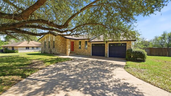 305 Whitetail Dr, Manchaca