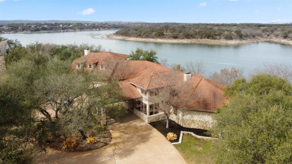 1600 Las Entradas Dr, Spicewood