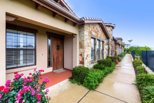 105 Lucia Cir #1, Lakeway