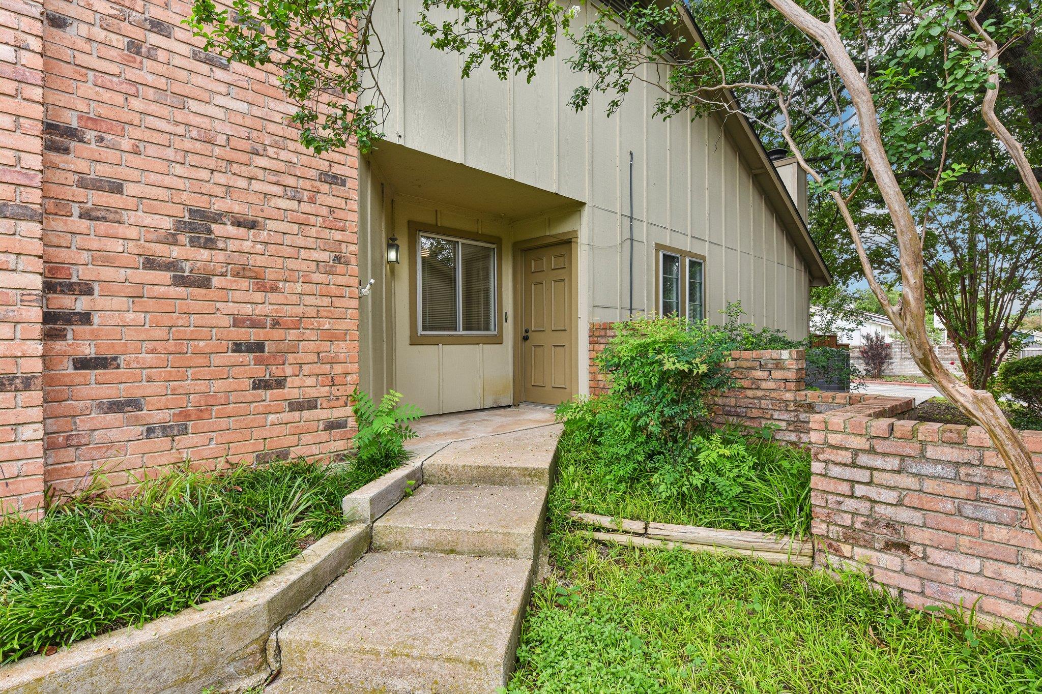 1413 W Braker Ln #B, Austin, TX 78758
