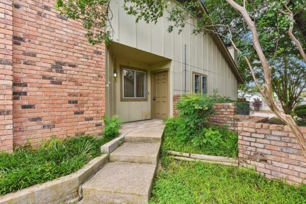1413 W Braker Ln #B, Austin