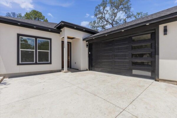 112 N Pohakea Dr, Bastrop