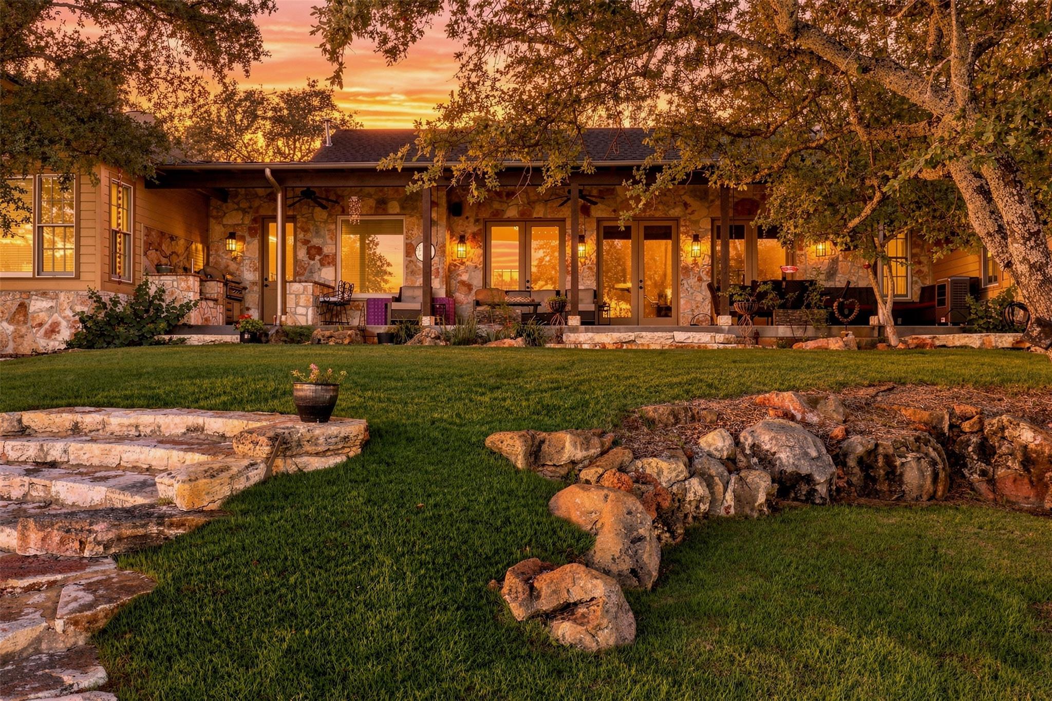 100 Morgan Cv, Burnet, TX 78611