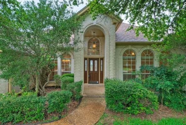 8703 Bluegrass Dr, Austin
