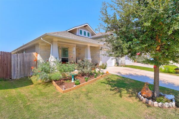 281 Gaida Loop, Georgetown