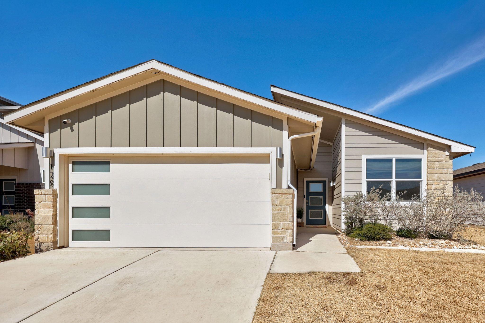 129 Cupreata Ln, Leander