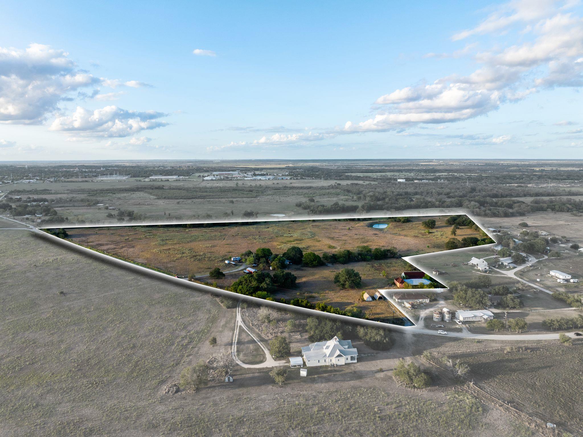 425 Seawillow Rd, Lockhart, TX 78644