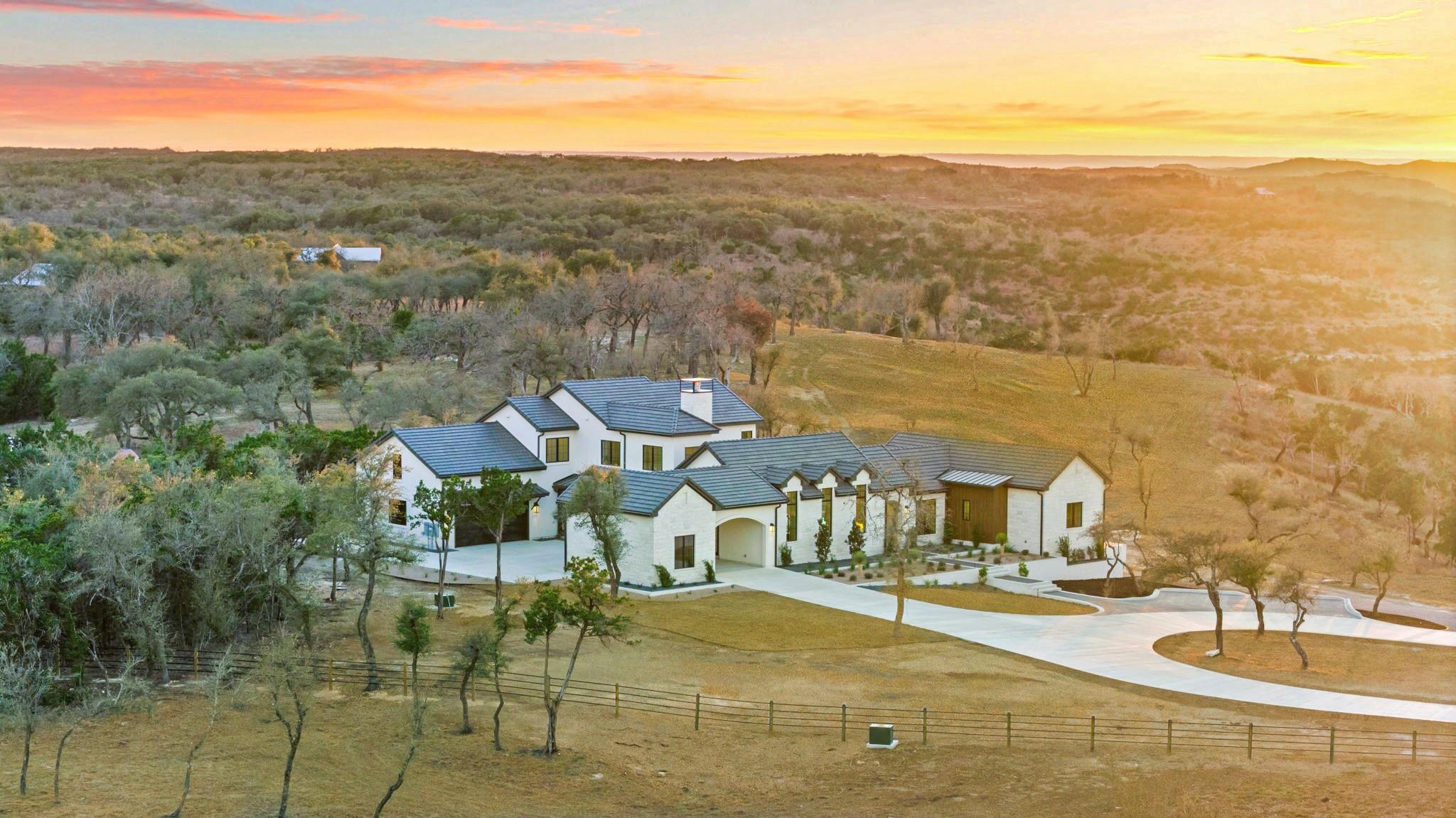 1562 Canyon Crossing View None, Dripping Springs, TX 78620