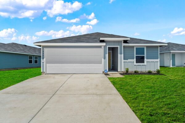 2203 Loganberry Ln, Luling