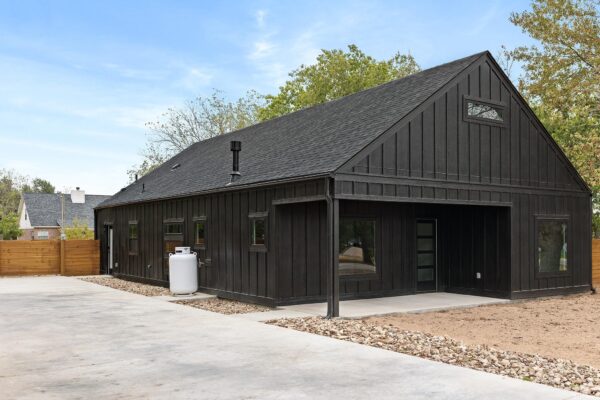 1312 W Clark St, Bartlett