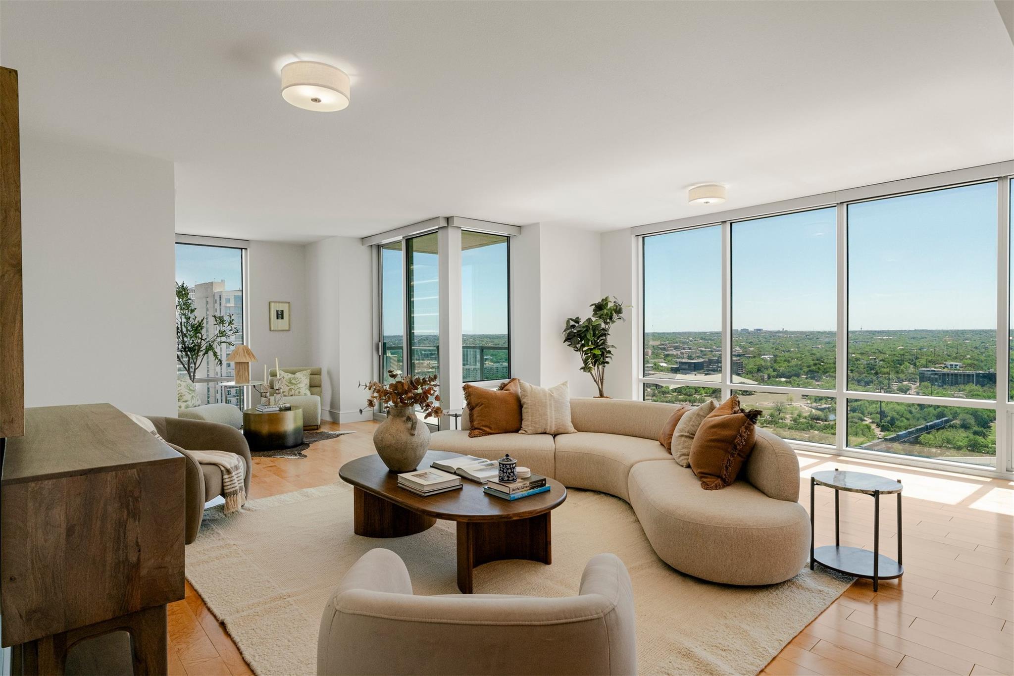 300 Bowie St #2902, Austin, TX 78703