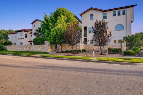 2207 Pasadena Dr #1, Austin