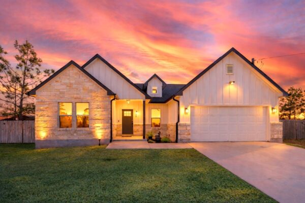 111 Tree Top Ln, Smithville