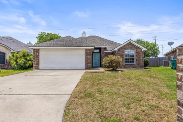526 Armstrong Dr, Belton