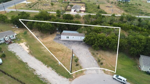 205 Arrowhead Cv, Kyle