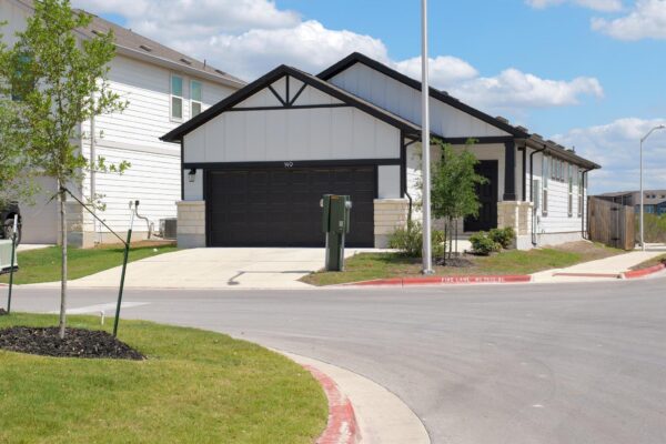 149 Cutleaf Cv, San Marcos