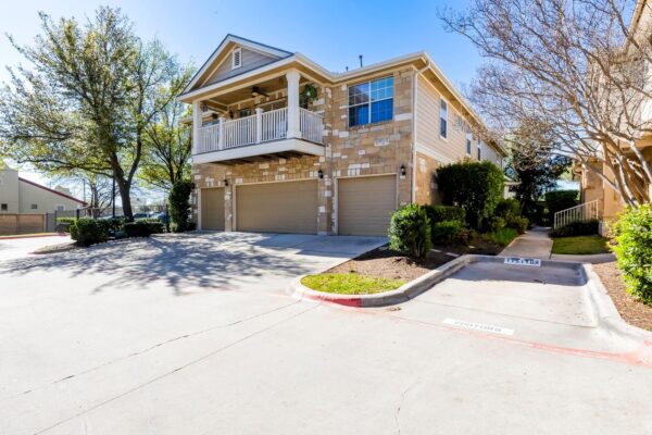 16100 S Great Oaks Dr #102, Round Rock