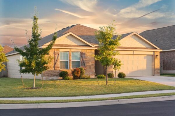 527 N HENDELSON Ln, Hutto