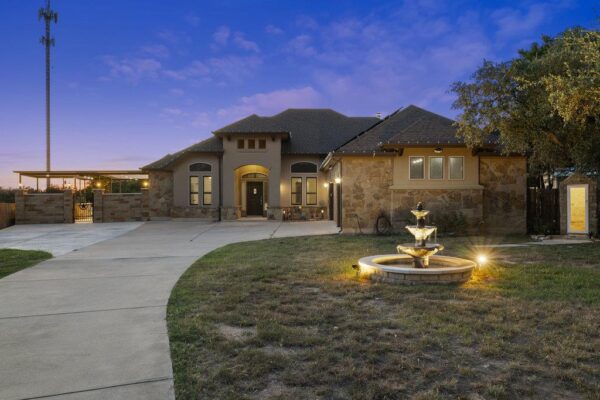 321 Sarahs Ln, Liberty Hill