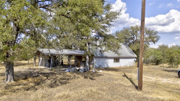 358 Elm Forest Loop, Cedar Creek