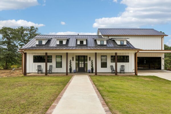 143 W Tanglebriar Ct, Bastrop