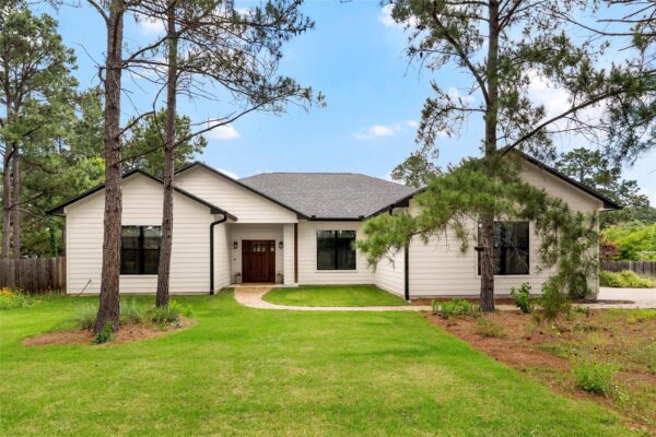 111 Green Grass Ln, Bastrop