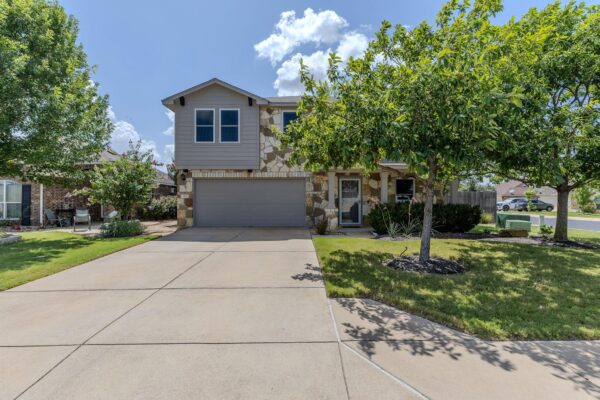 201 Mossberg Ln, Bastrop