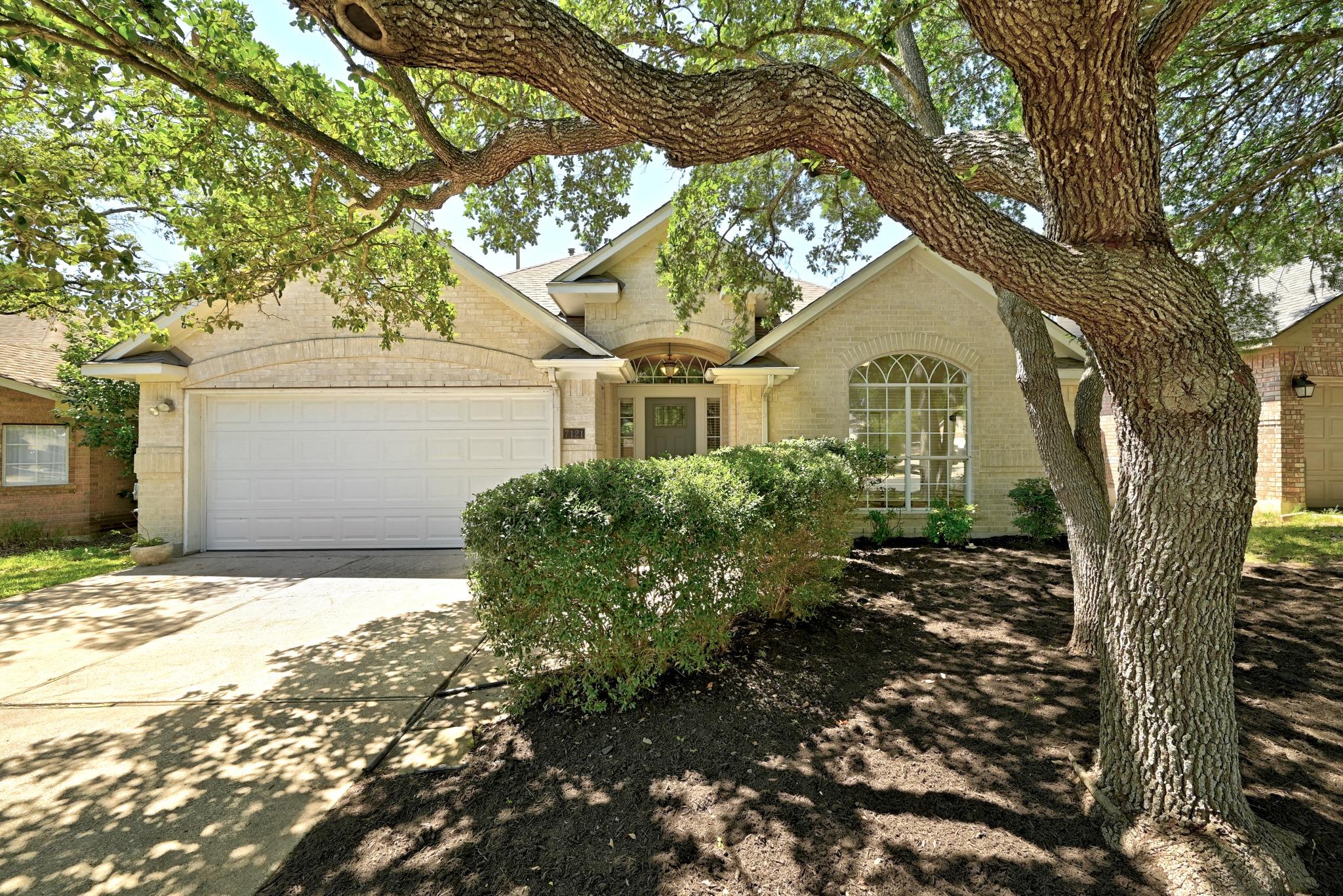 7121 Ridge Oak Rd, Austin, TX 78749