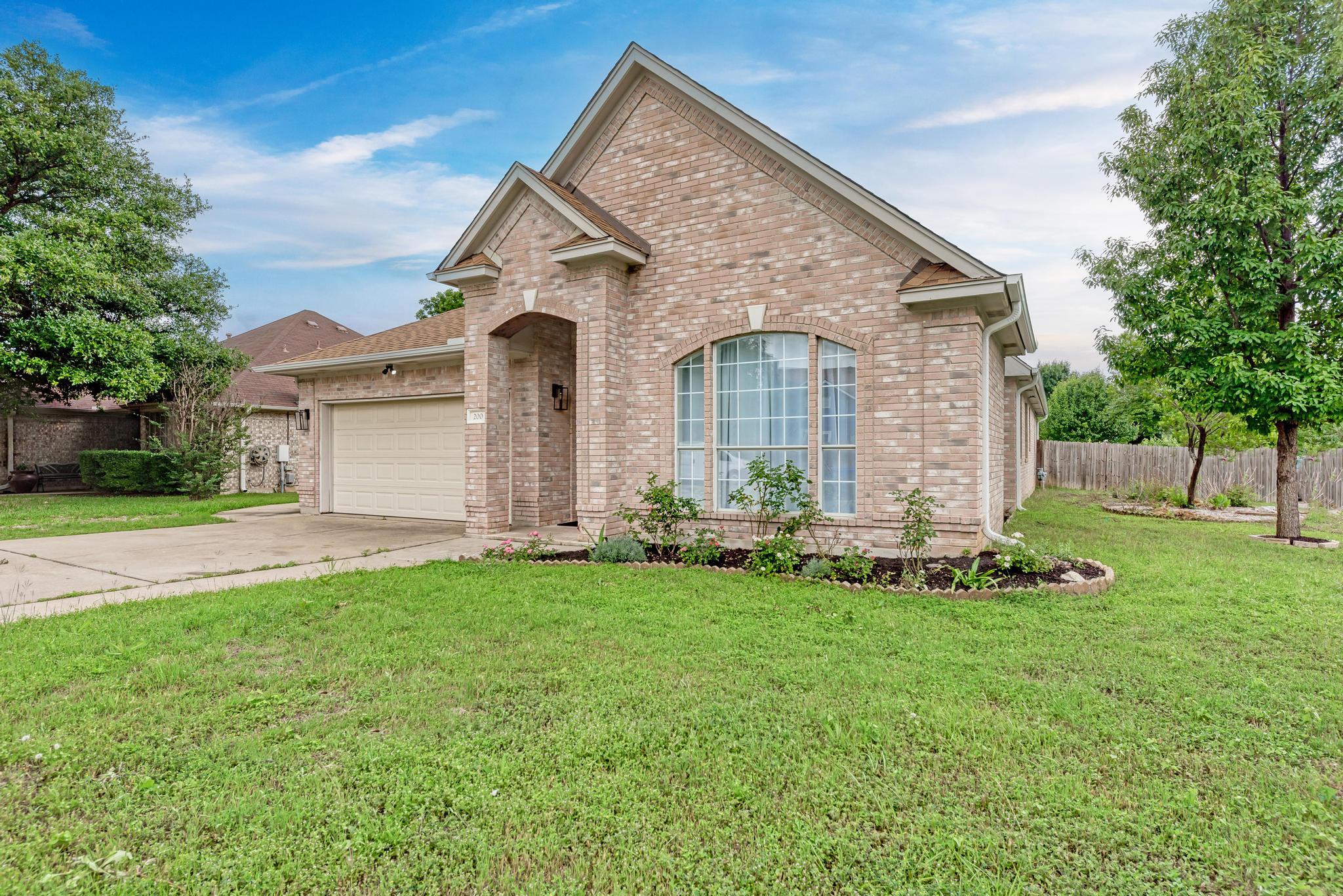 200 Glacier Dr, Cedar Park, TX 78613
