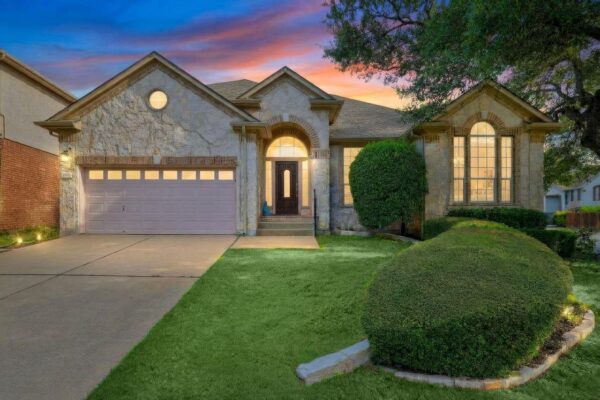 3992 Lord Byron Cir, Round Rock