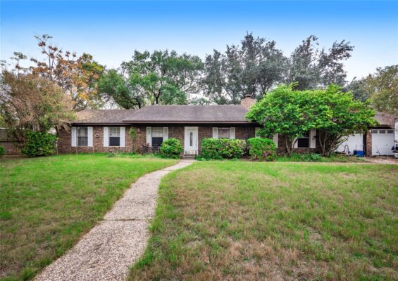 112 Hasler St, Bastrop