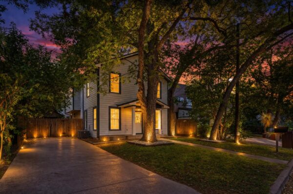 611 W Johanna St, Austin