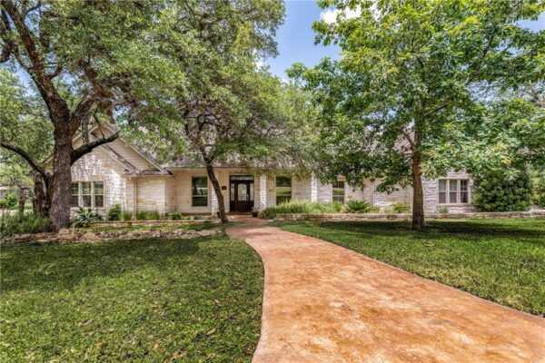 400 Bedford Dr, Spicewood