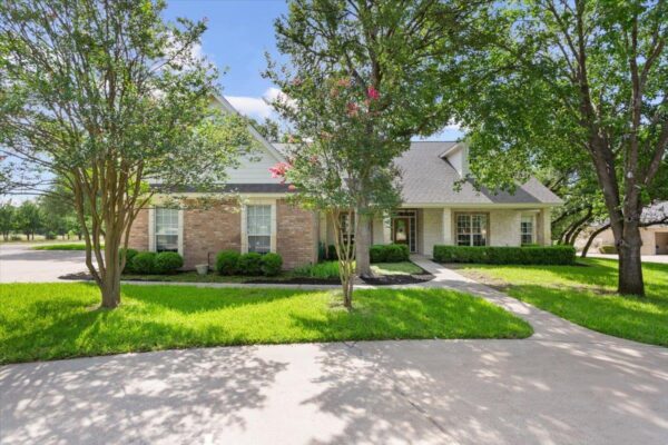 901 Salado Oaks Dr, Salado