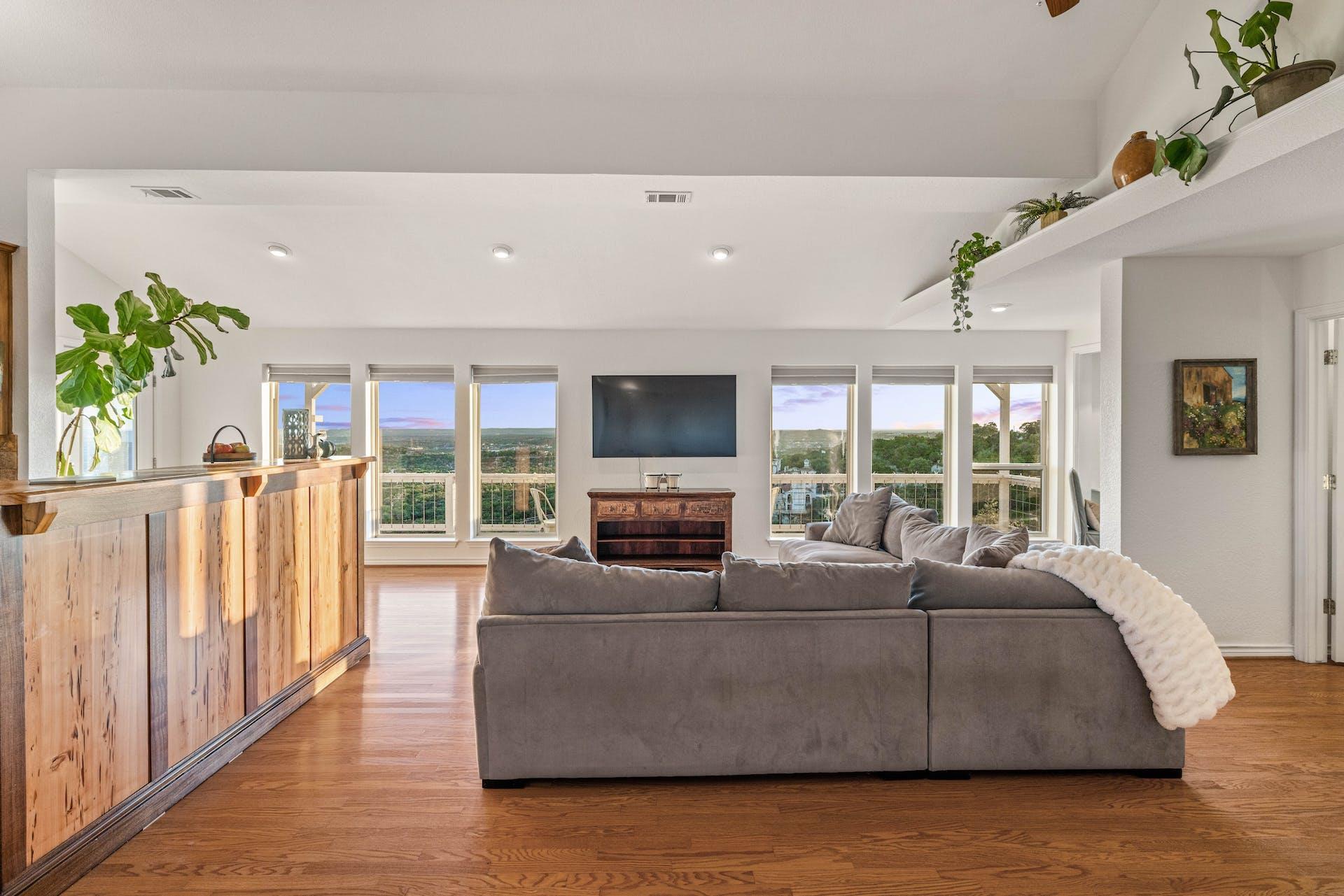 8132 Breeze Way, Jonestown