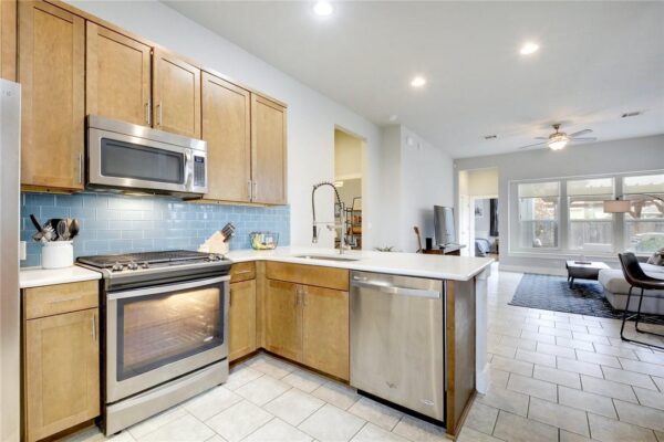 5400 Daimler Dr, Austin