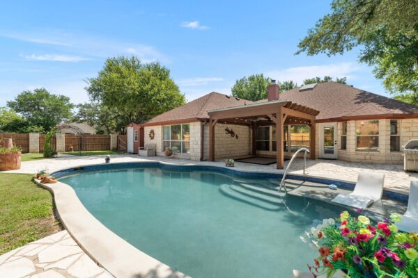 121 Winecup Trl N, Cedar Park