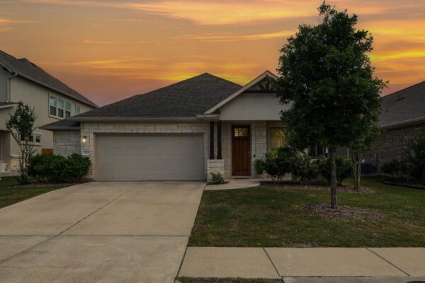 892 Centerra Hills Cir, Round Rock