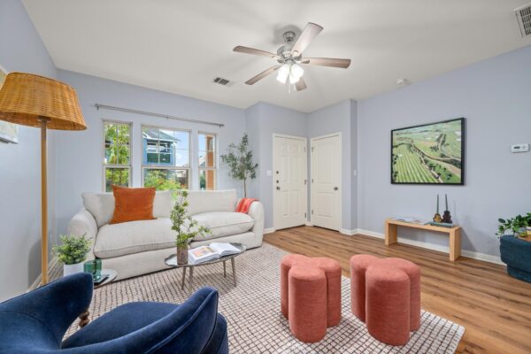 4616 Esper Ln #338, Austin