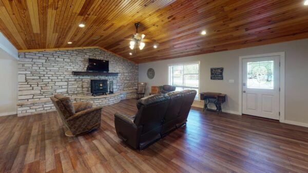 802 Amy Cir, Marble Falls