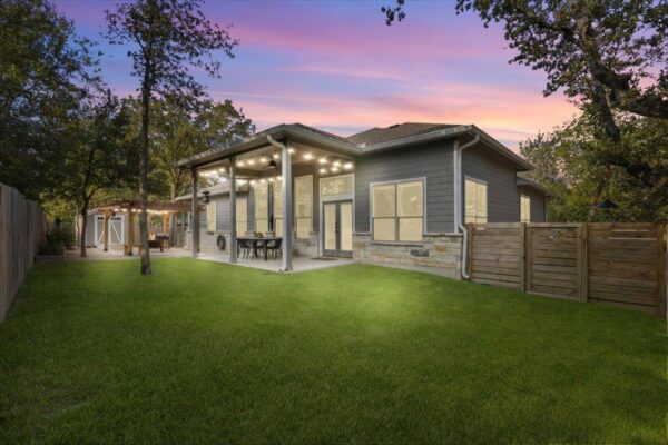 137 S Pohakea Dr, Bastrop