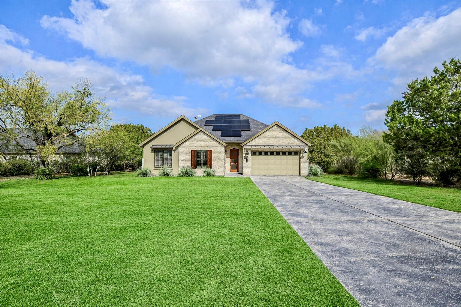 935 Wesley Ridge Dr, Spicewood, TX 78669