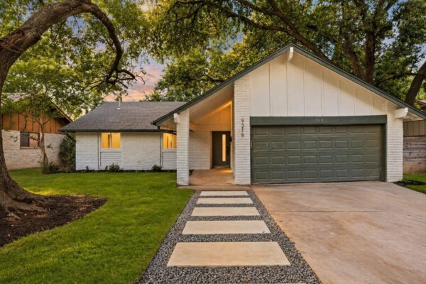 9219 Hunters Trce E, Austin