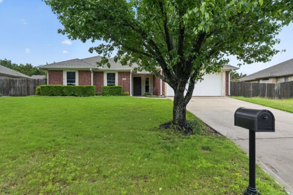 1507 E Johnson St, Burnet