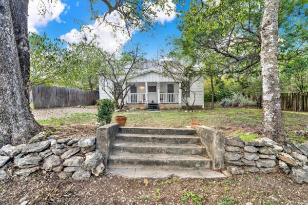823 Midway St, San Marcos