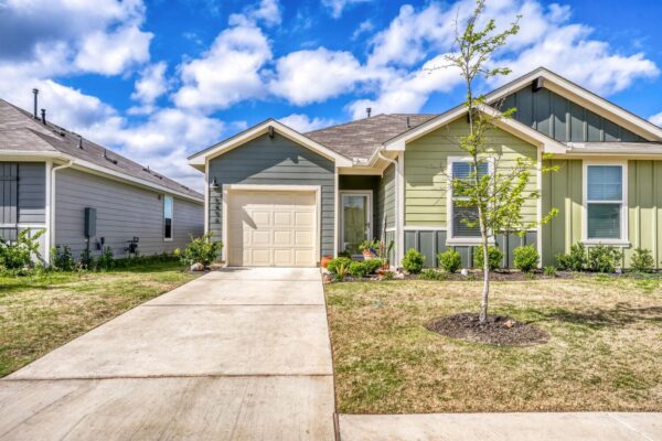 549 Arnold Loop #A, Kyle